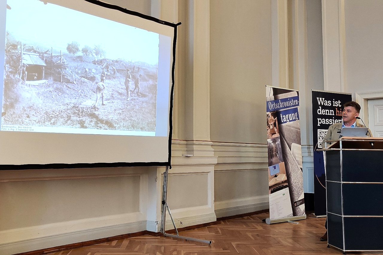 Karsten Richter (Schwerin): Funktion und Nutzen der Datenbank des Volksbundes. Online-Gräbersuche am Beispiel des mecklenburgischen Reserveoffiziers im Ersten Weltkrieg Karl Axel v. Monroy